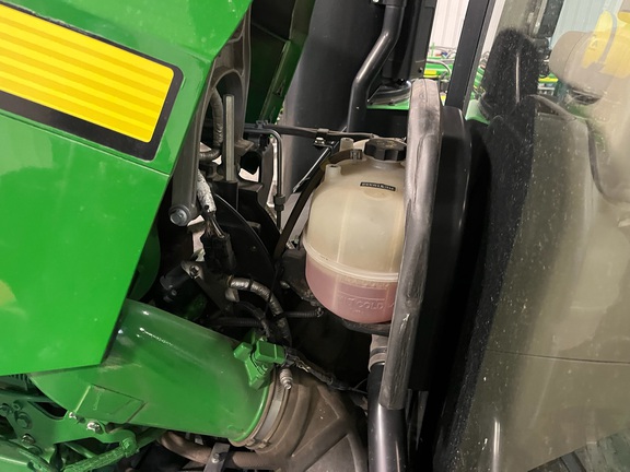 2015 John Deere 9520R Tractor 4WD