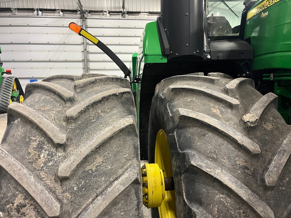 2015 John Deere 9520R Tractor 4WD