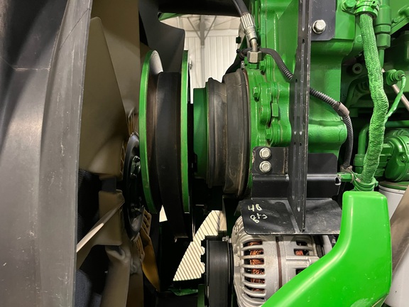 2015 John Deere 9520R Tractor 4WD