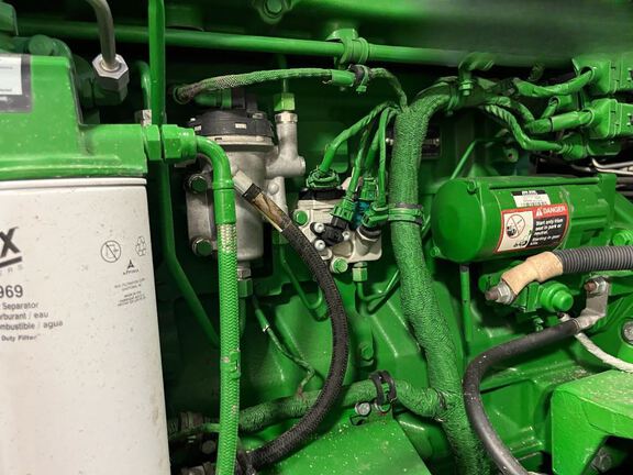 2015 John Deere 9520R Tractor 4WD
