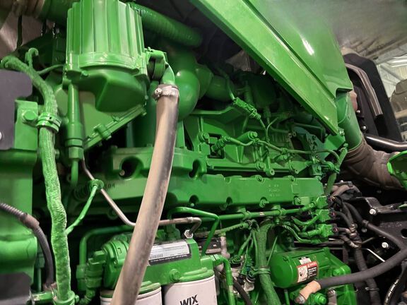 2015 John Deere 9520R Tractor 4WD