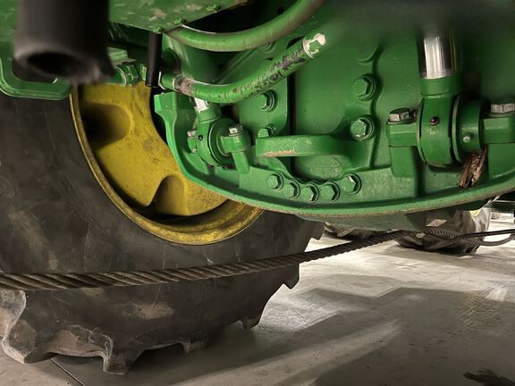 2015 John Deere 9520R Tractor 4WD