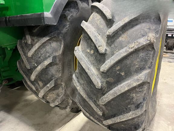 2015 John Deere 9520R Tractor 4WD
