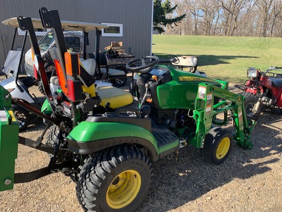 2015 John Deere 1025R Tractor Compact