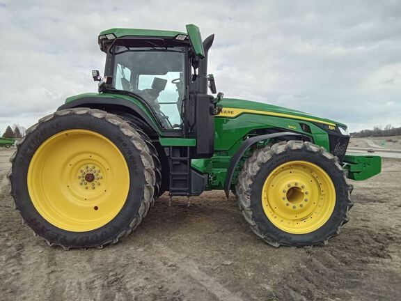 2022 John Deere 8R 340 Tractor