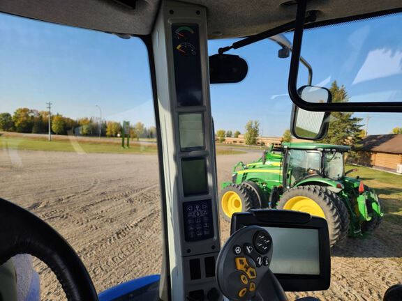 2012 New Holland T9.670 Tractor 4WD