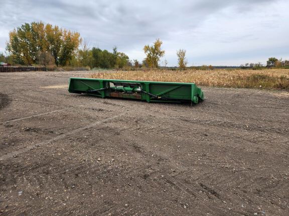 Clark Equipment 12R 22 Header Corn Head