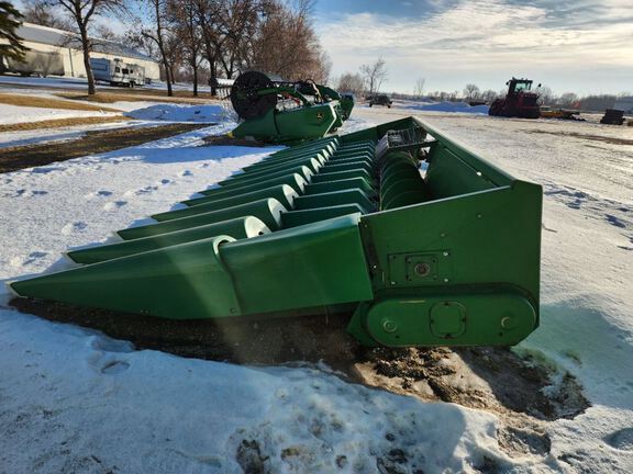 Clark Equipment 12R 22 Header Corn Head