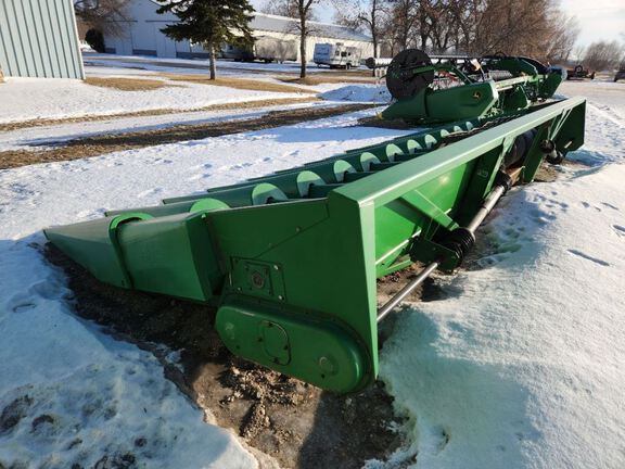 Clark Equipment 12R 22 Header Corn Head