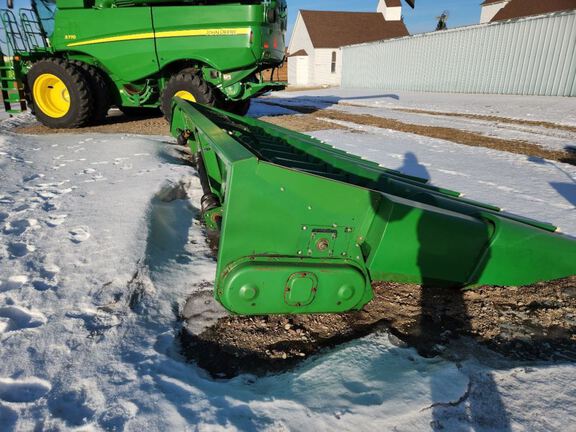 Clark Equipment 12R 22 Header Corn Head