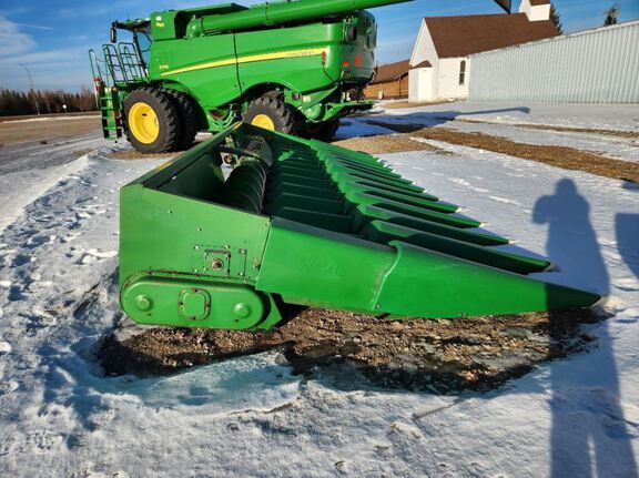 Clark Equipment 12R 22 Header Corn Head