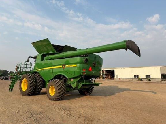2024 John Deere S780 Combine