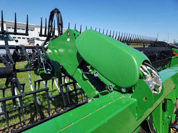 2024 John Deere RD40F Header Combine