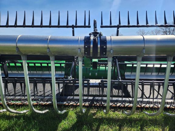 2024 John Deere RD40F Header Combine