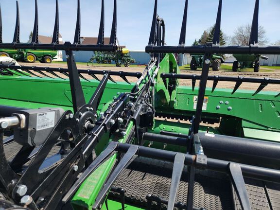 2024 John Deere RD40F Header Combine