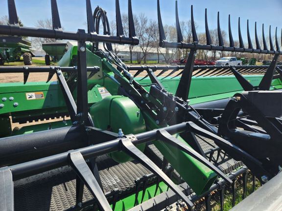 2024 John Deere RD40F Header Combine