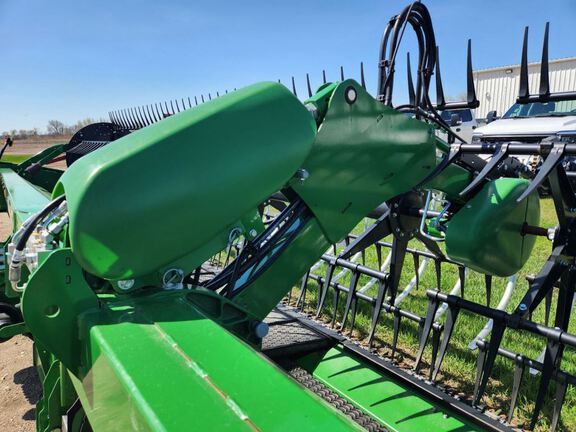 2024 John Deere RD40F Header Combine