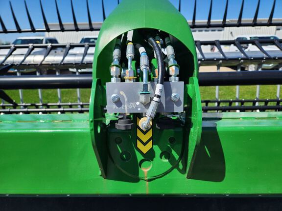 2024 John Deere RD40F Header Combine