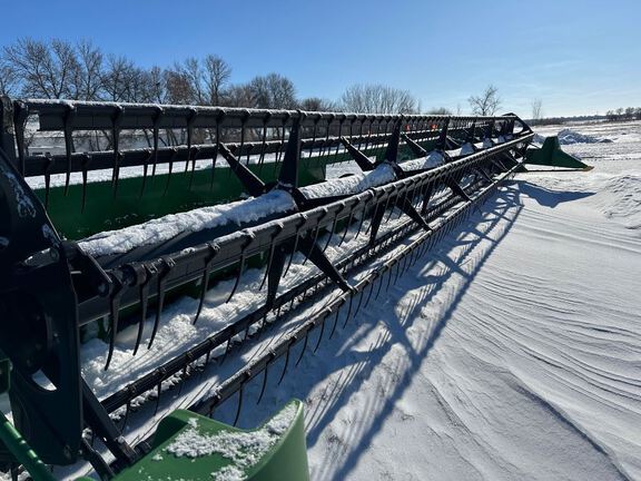 2010 John Deere 635F Header Combine