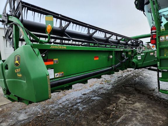 2010 John Deere 635F Header Combine