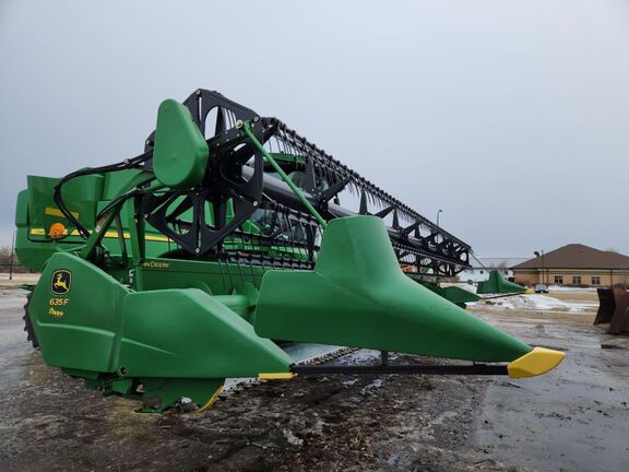 2010 John Deere 635F Header Combine