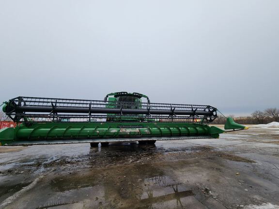 2010 John Deere 635F Header Combine