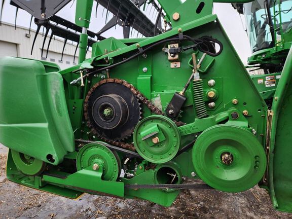 2010 John Deere 635F Header Combine