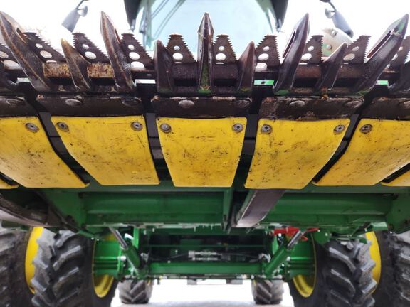 2010 John Deere 635F Header Combine