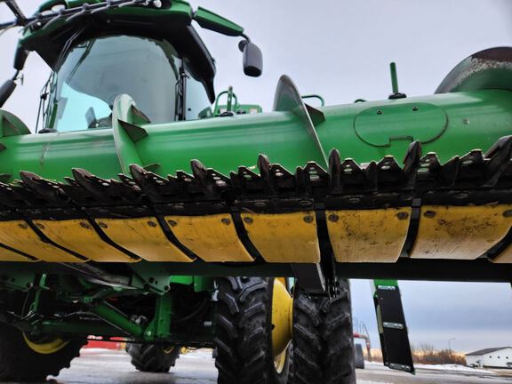 2010 John Deere 635F Header Combine