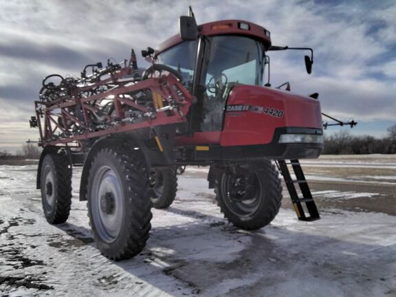 2008 Case SPX4420 Sprayer/High Clearance