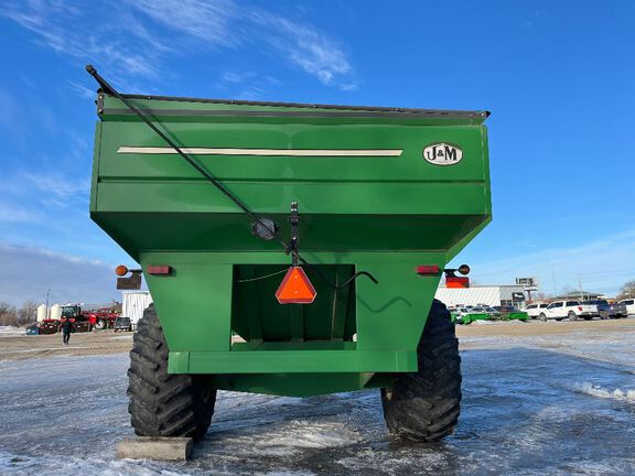 2010 J&M 875-18 Grain Cart