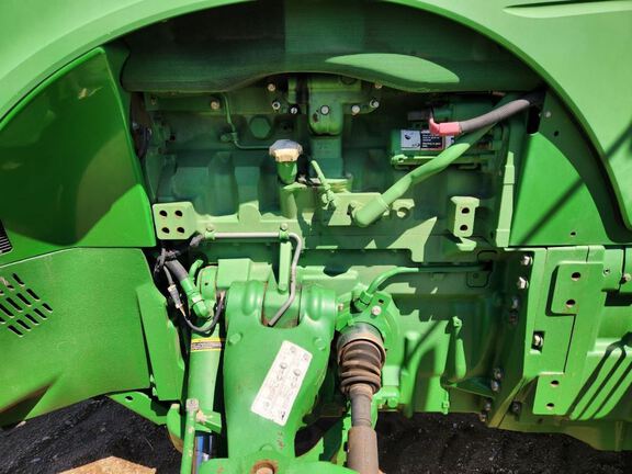 2014 John Deere 8335R Tractor