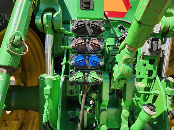 2014 John Deere 8335R Tractor