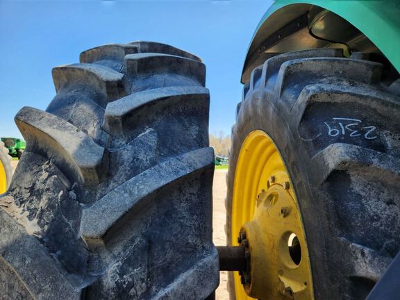 2014 John Deere 8335R Tractor