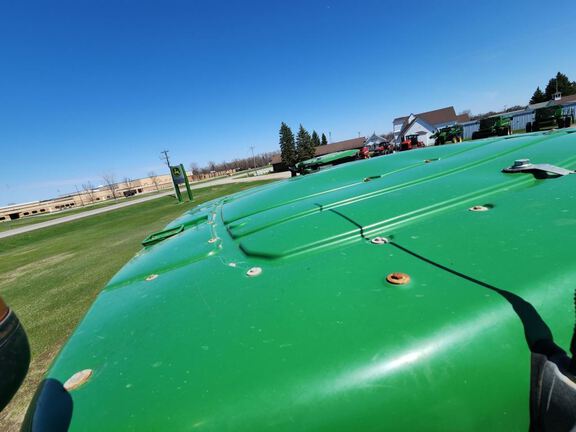 2014 John Deere 8335R Tractor