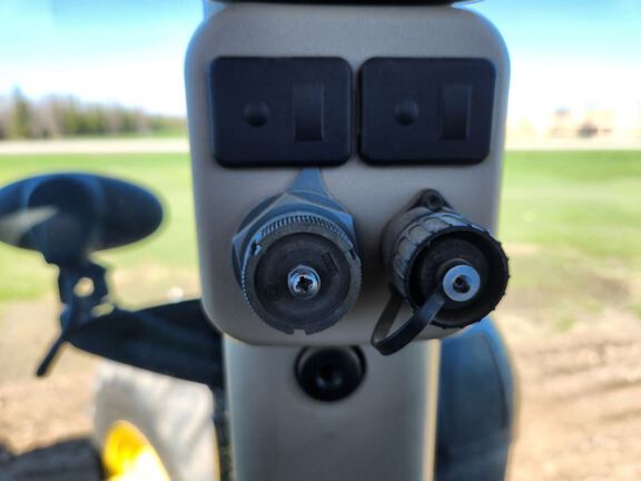 2014 John Deere 8335R Tractor