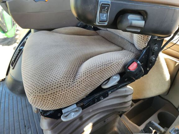 2014 John Deere 8335R Tractor