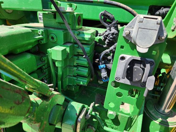 2014 John Deere 8335R Tractor