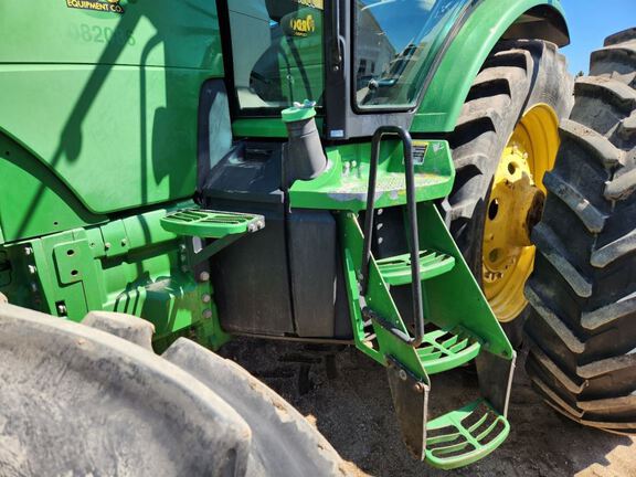 2014 John Deere 8335R Tractor