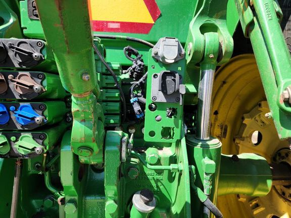 2014 John Deere 8335R Tractor