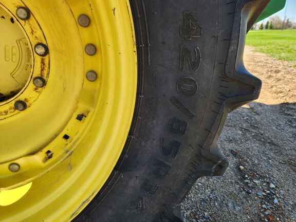 2014 John Deere 8335R Tractor
