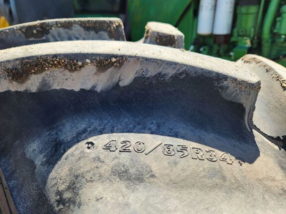 2014 John Deere 8335R Tractor