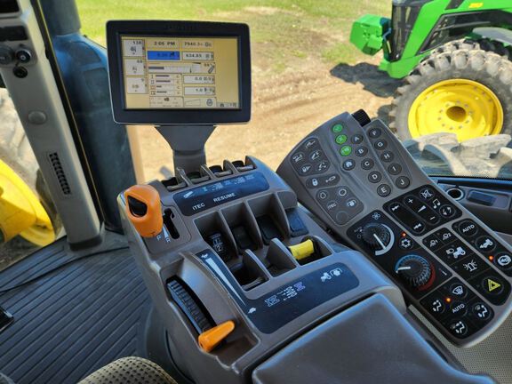 2014 John Deere 8335R Tractor
