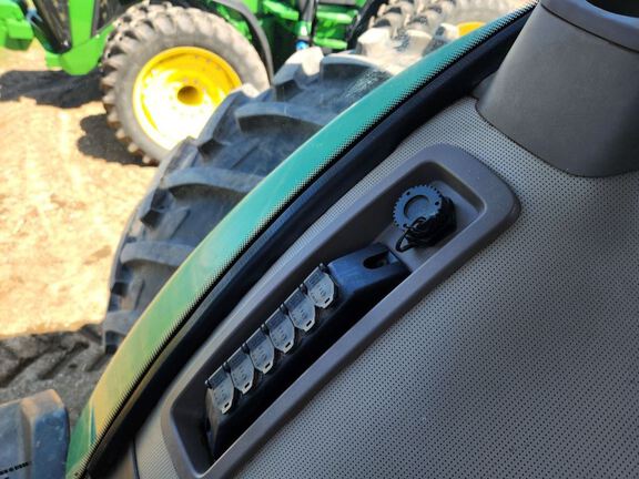 2014 John Deere 8335R Tractor