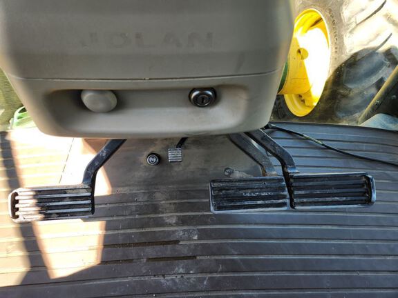 2014 John Deere 8335R Tractor