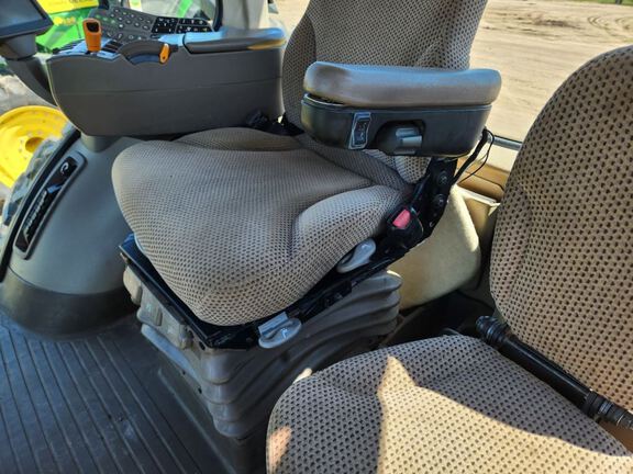 2014 John Deere 8335R Tractor