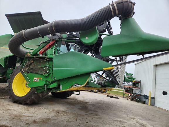 2020 John Deere 630F Header Combine