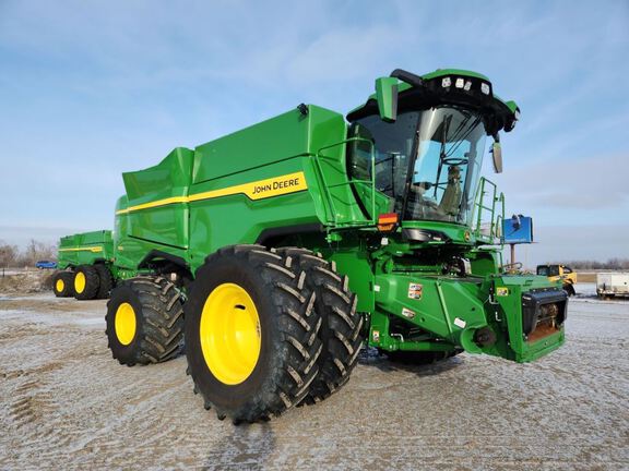 2025 John Deere S7 800 Combine