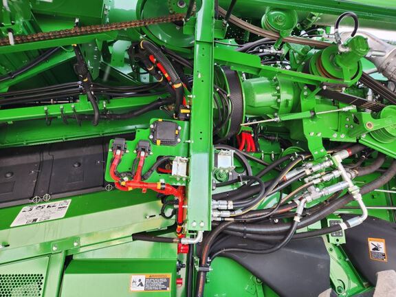 2025 John Deere S7 800 Combine