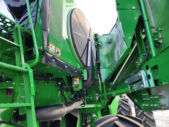 2025 John Deere S7 800 Combine